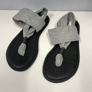 SANUK Yoga. Woman’s. Sandals.   Authentic. Black and gray.  Size 6.